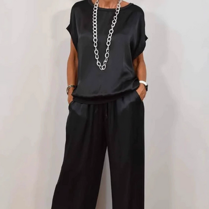 Set lounge elegante per donne con pantaloni larghi e tessuto fluido