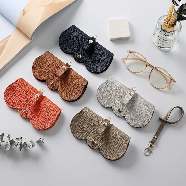 Elegante custodia per occhiali in pelle per donne – Borsa compatta per occhiali da sole con cinturino e protezione